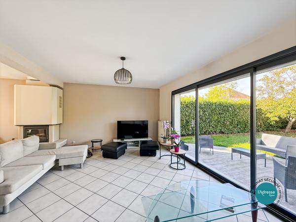 Maison Le Plessis Pate 8 pièce(s) 162 m2