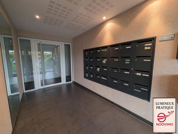 Auray – T2 lumineux 51 m² avec balcon et garage fermé – Emplacement idéal proche gare et bus