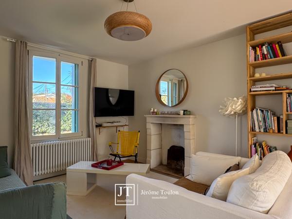 Maison
                                                                                                                                                                                                                                                                                                                        6 pièce(s)                                                                                                                                                                                                          5 chambre(s)                                                                                                                                                                                                          170  m²