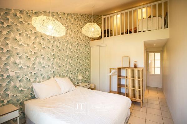 Maison
                                                                                                                                                                                                                                                                                                                        6 pièce(s)                                                                                                                                                                                                          5 chambre(s)                                                                                                                                                                                                          170  m²