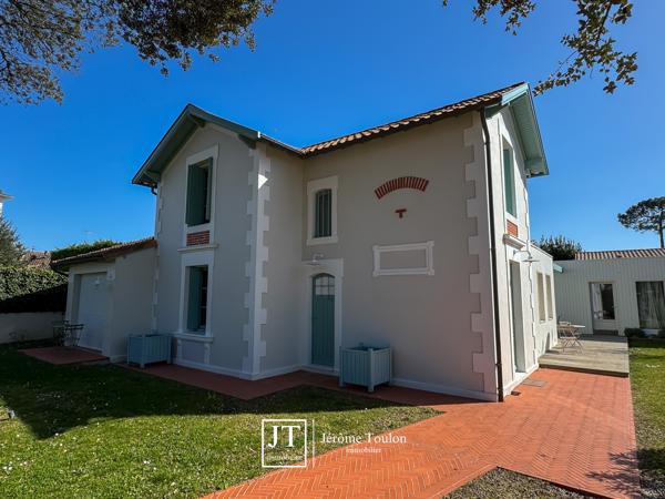 Maison
                                                                                                                                                                                                                                                                                                                        6 pièce(s)                                                                                                                                                                                                          5 chambre(s)                                                                                                                                                                                                          170  m²