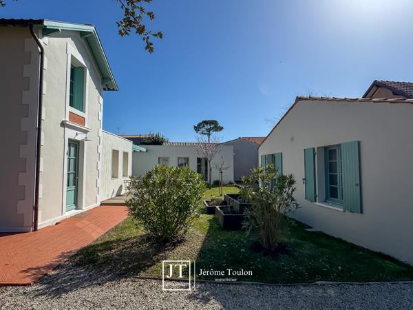 Maison
                                                                                                                                                                                                                                                                                                                        6 pièce(s)                                                                                                                                                                                                          5 chambre(s)                                                                                                                                                                                                          170  m²