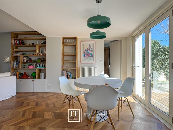 Maison
                                                                                                                                                                                                                                                                                                                        6 pièce(s)                                                                                                                                                                                                          5 chambre(s)                                                                                                                                                                                                          170  m²