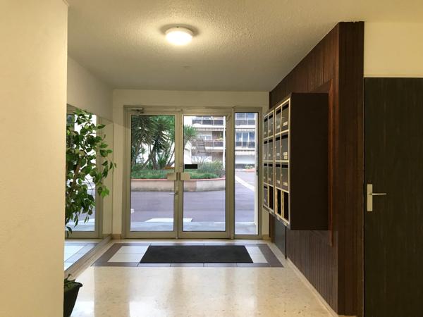 T3 traversant lumineux-balcon sud-parking-cave-DPE B-Rés. Parc à ballons