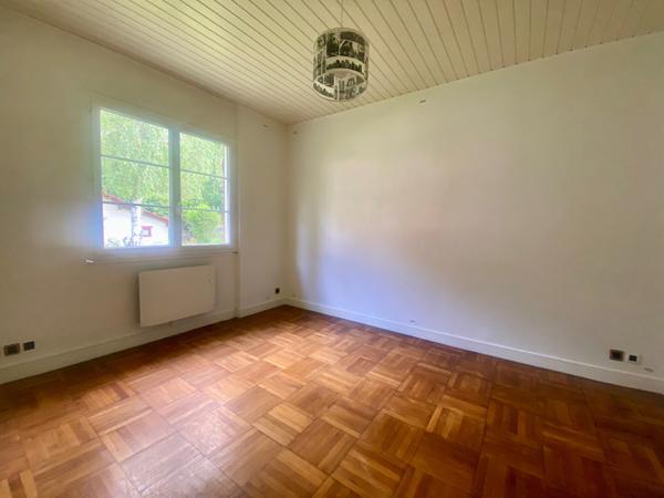 Maison plus studio , dépendances , jardin , Saint Jean Le Blanc .