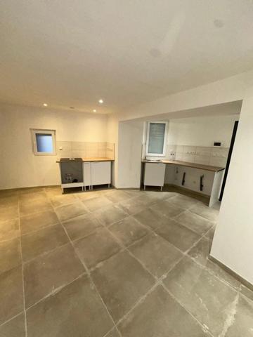 ALES (30) secteur Rochebelle, idéal investisseur immeuble de rapport de 150m² habitable environ et terrasse privative d'environ 15m2.
