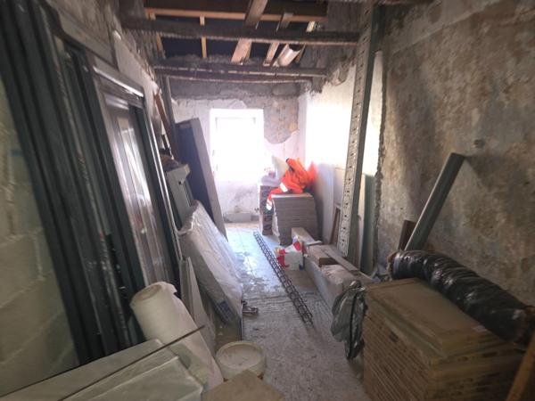 ALES (30) secteur Rochebelle, idéal investisseur immeuble de rapport de 150m² habitable environ et terrasse privative d'environ 15m2.