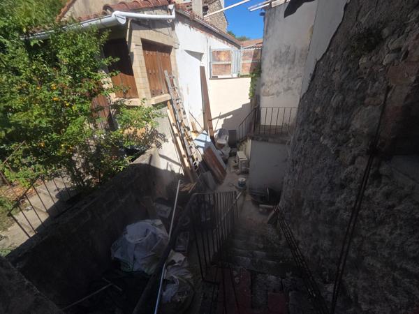 ALES (30) secteur Rochebelle, idéal investisseur immeuble de rapport de 150m² habitable environ et terrasse privative d'environ 15m2.