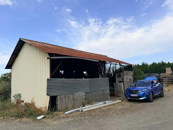MAISON À RÉINVENTER AU COEUR DE LA CAMPAGNE DE NUEIL-SUR-LAYON