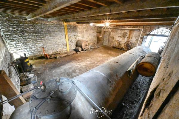 Maison à potentiel : Maisonnette avec dépendances à potentiel, 25m² d’extérieur / sur une parcelle bâtie de 290m²