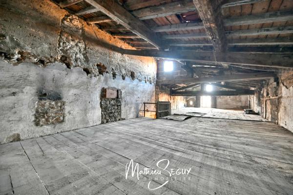 Maison à potentiel : Maisonnette avec dépendances à potentiel, 25m² d’extérieur / sur une parcelle bâtie de 290m²