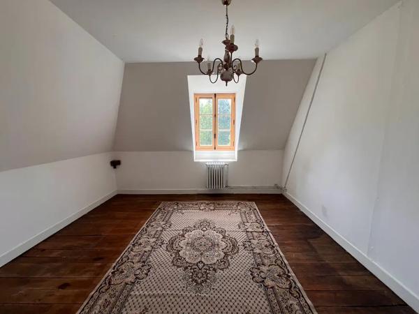 Maison de Maître rénovée de 5 chambres avec piscine et garag