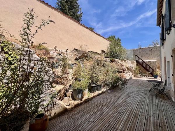 Maison de Maître rénovée de 5 chambres avec piscine et garag
