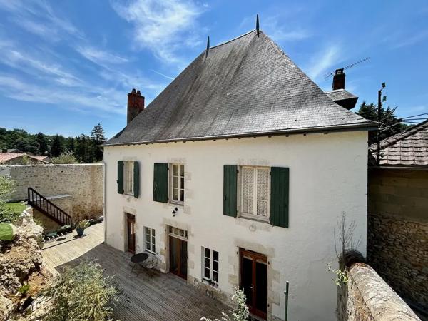 Maison de Maître rénovée de 5 chambres avec piscine et garag