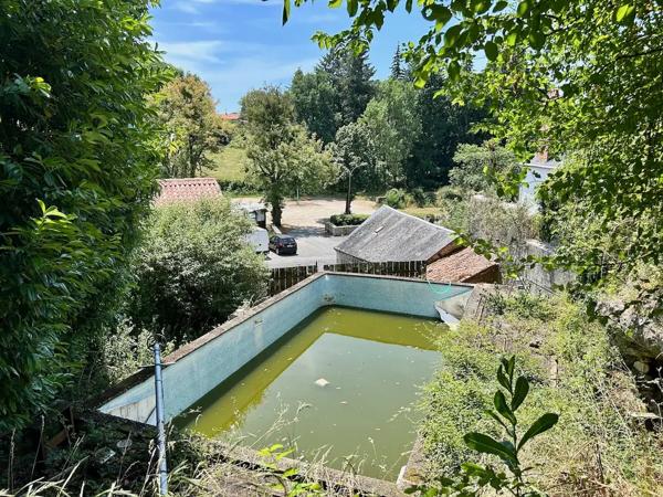 Maison de Maître rénovée de 5 chambres avec piscine et garag