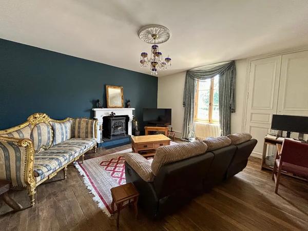 Maison de Maître rénovée de 5 chambres avec piscine et garag