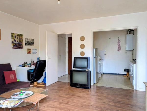 NANTES - Longchamp - Appartement T2 à rénover 42m² + parking + cave