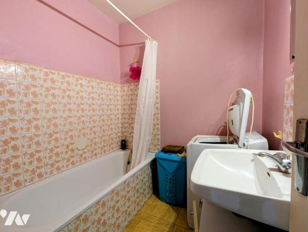 NANTES - Longchamp - Appartement T2 à rénover 42m² + parking + cave