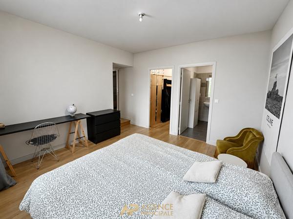 Appartement - Type 2 - La Rochelle Hyper centre - Secteur Marché central €299 000 ** - Référence JH680ED7