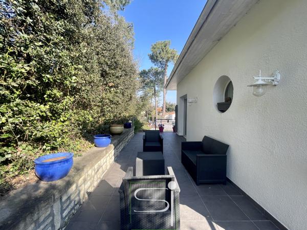 Villa 6 pièce(s) 3 chambre(s) 142 m²