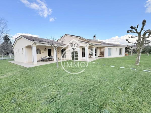 LA FORCE : Maison de plain-pied 6 pièces de 166m² avec jardin et piscine