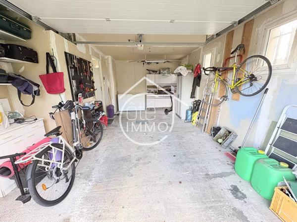 LA FORCE : Maison de plain-pied 6 pièces de 166m² avec jardin et piscine