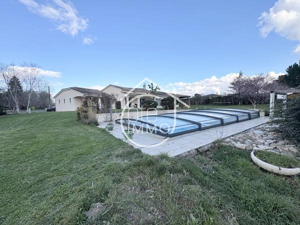LA FORCE : Maison de plain-pied 6 pièces de 166m² avec jardin et piscine
