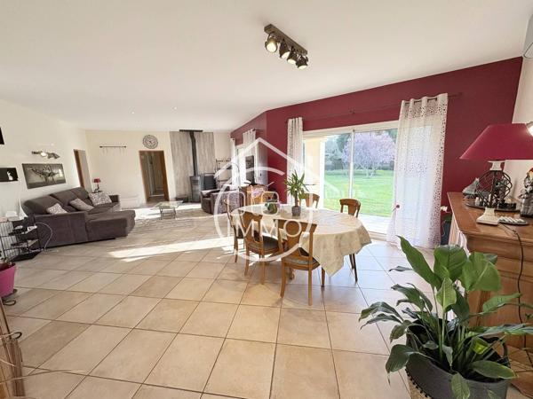 LA FORCE : Maison de plain-pied 6 pièces de 166m² avec jardin et piscine