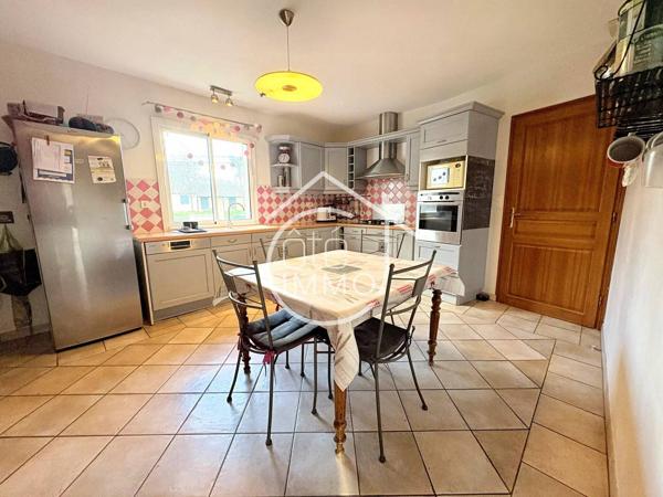 LA FORCE : Maison de plain-pied 6 pièces de 166m² avec jardin et piscine