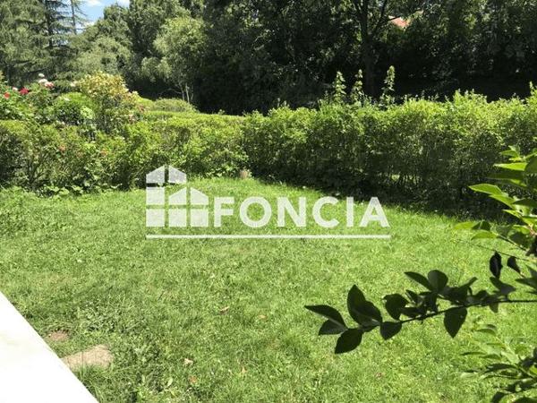 Location Appartement 5 pièces 97.59 m² - 12 AVENUE DU CHATEAU Etang La Ville 78620