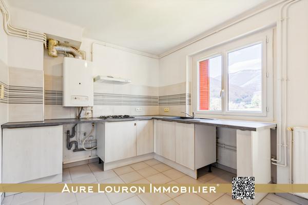 Arreau (65240) APPARTEMENT 4 PIÈCES 74.6m² AVEC BALCONS ET CAVE AU CŒUR DU VILLAGE D'ARREAU