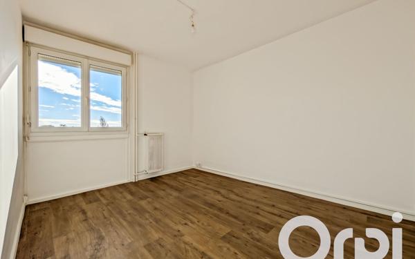 Appartement à vendre    4 pièces •  Orange