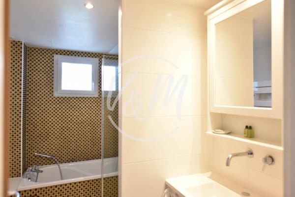 Villa rénovée de plus de 150m² avec 5 chambres piscine garage et de nombreux couchages sur une parcelle face bassin de presque 860m² ANDERNOS MAURET