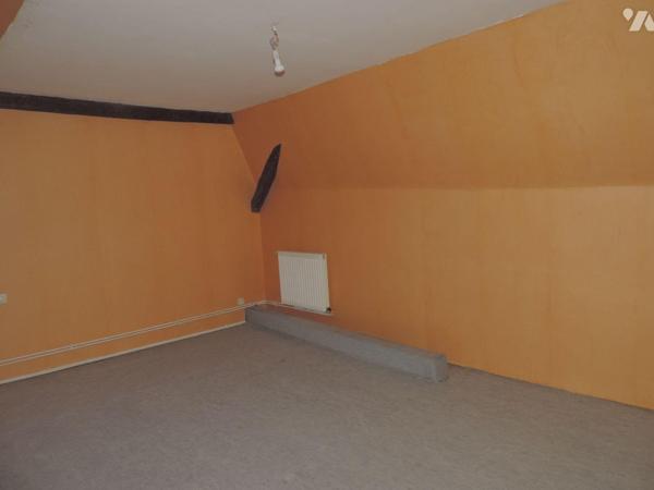 Maison à vendre à LE LUDE (Sarthe) 

Maison à proximité piétonne des services et des commerce...