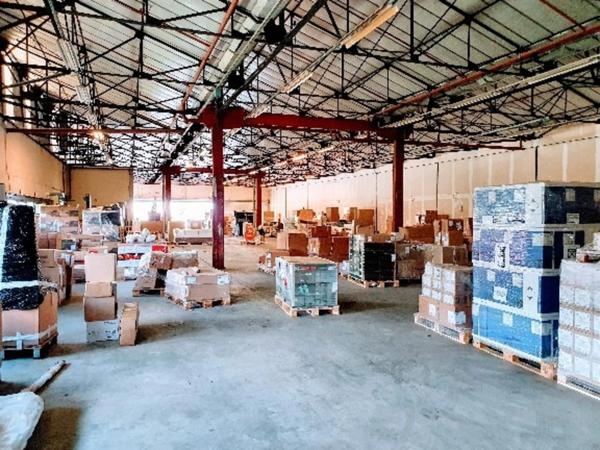 entrepôt de 1033 m²