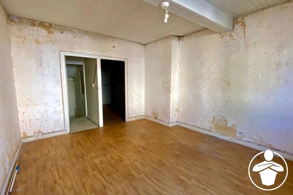 Vente                                                      Maison de ville
                        
                     3 pièces                      50 m2                     à Villeneuve-sur-Lot