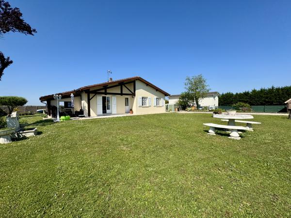 Anglade (33390) Maison de 130m² à Anglade- bien en état exceptionnel !