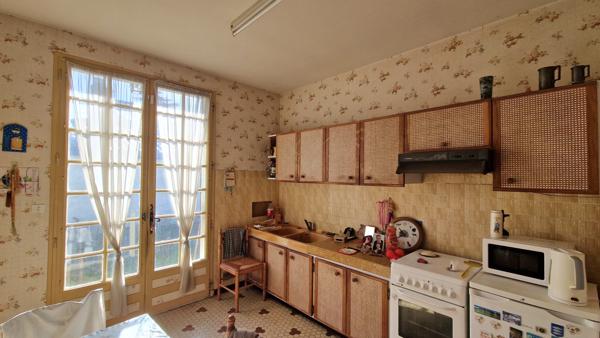 Maison 8 pièce(s) 5 chambre(s) 208 m²