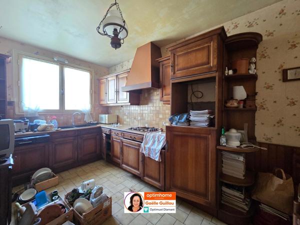 Cléder : Maison à rénover 4 pièces + combles aménageables.