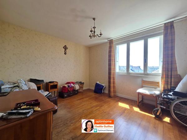 Cléder : Maison à rénover 4 pièces + combles aménageables.