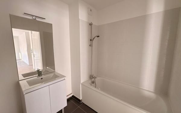 Appartement à louer    3 pièces • 66,74 m2 Colombelles