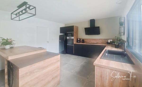 MAISON D'EXCEPTION A MARANS-131m²-3 CHAMBRES-PISCINE