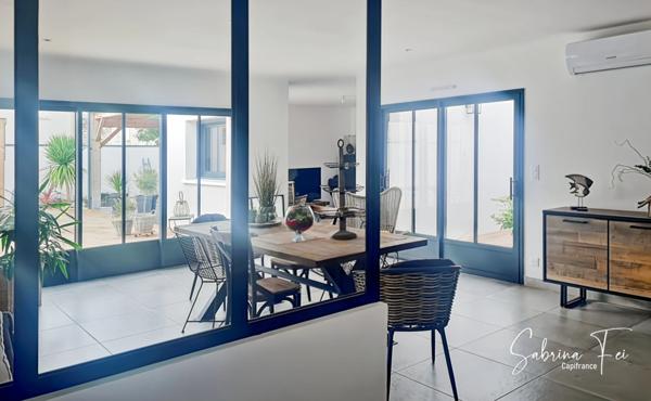 MAISON D'EXCEPTION A MARANS-131m²-3 CHAMBRES-PISCINE