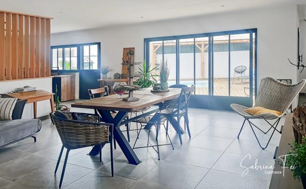 MAISON D'EXCEPTION A MARANS-131m²-3 CHAMBRES-PISCINE