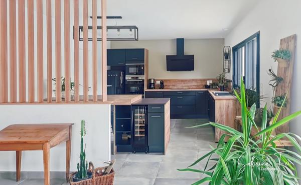 MAISON D'EXCEPTION A MARANS-131m²-3 CHAMBRES-PISCINE