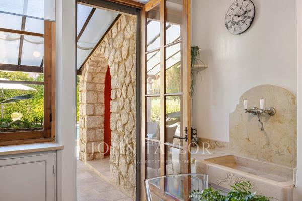 Villa d'architecte aux portes du Cros de Cagnes