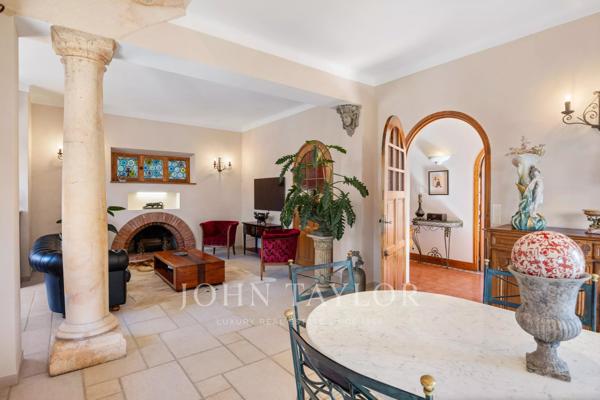 Villa d'architecte aux portes du Cros de Cagnes