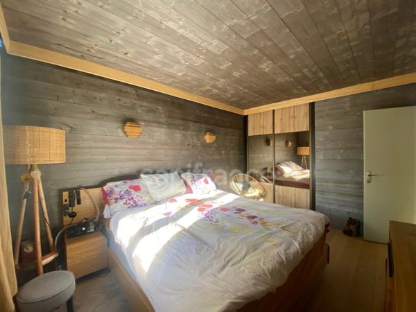 Local/bureau/Ensemble Immoblier/Maison indivduelle de Plain-pied à vendre SAINTE SOULLE (17)