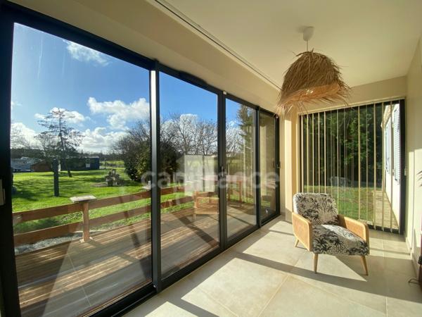 Local/bureau/Ensemble Immoblier/Maison indivduelle de Plain-pied à vendre SAINTE SOULLE (17)