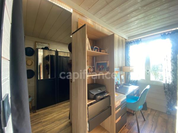 Local/bureau/Ensemble Immoblier/Maison indivduelle de Plain-pied à vendre SAINTE SOULLE (17)